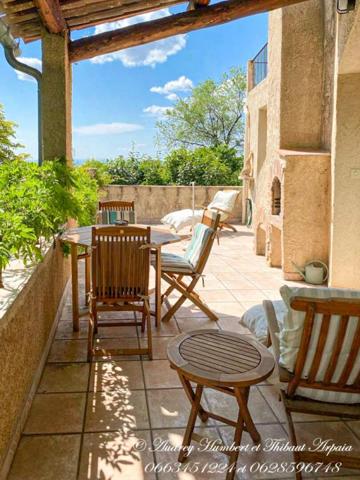 EXCLUSIVITE, à ST JURS, Maison de ville de 215 m² avec Terrasses et ateliers d'art (ou garage)