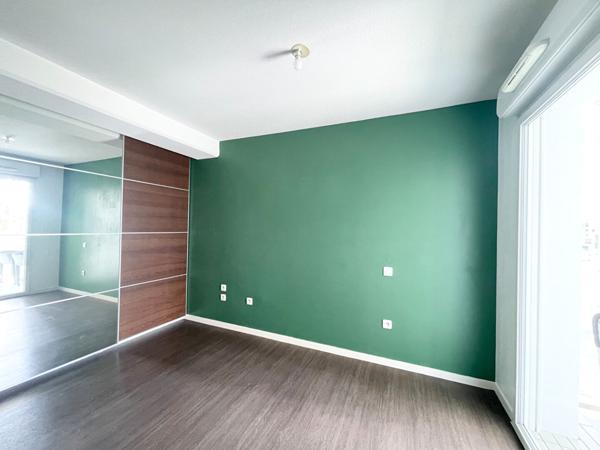 VILLENAVE D'ORNON - Appartement 3 pièces - 67m2 - 2 chambres - Terrasse - Parking couvert