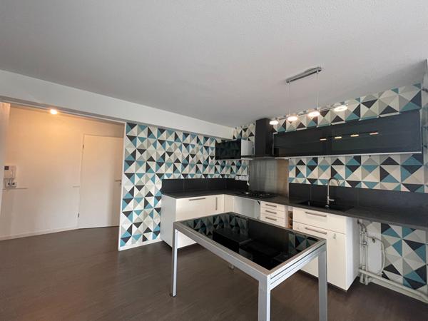 VILLENAVE D'ORNON - Appartement 3 pièces - 67m2 - 2 chambres - Terrasse - Parking couvert