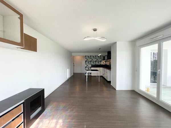 VILLENAVE D'ORNON - Appartement 3 pièces - 67m2 - 2 chambres - Terrasse - Parking couvert