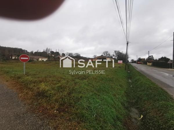 Terrain plat à Lauzerte, idéalement situe