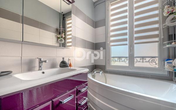 Immeuble à vendre    4 pièces • 250 m2 Limoges