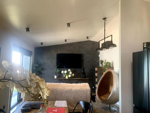 Maison sur canal  Saint Louis