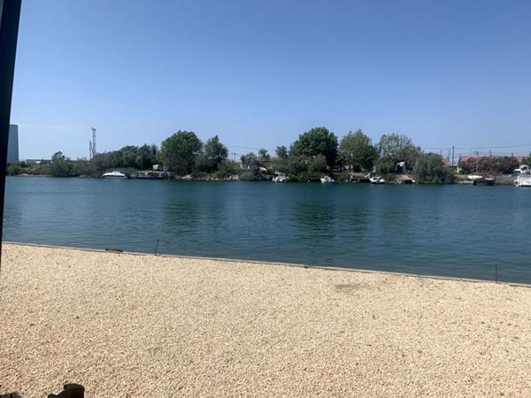 Maison sur canal  Saint Louis