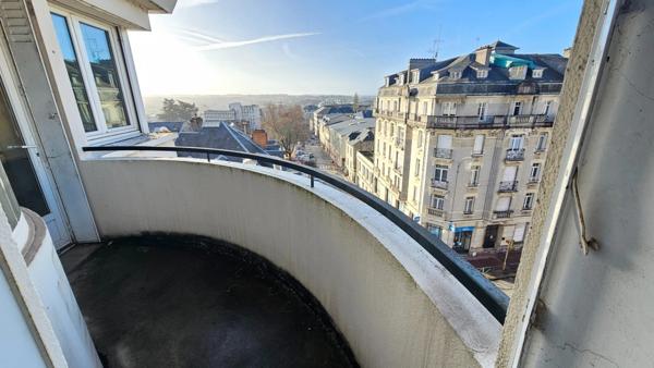 EN EXCUSIVITE : Hyper centre Appartement de type 5 au 6eme étage avec ascenseur , cave et grand balcon