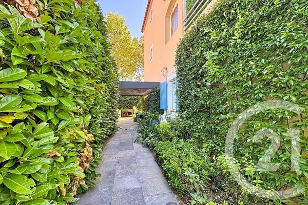 Appartement à vendre  3 pièces - 62,43 m2 MOUGINS - 06