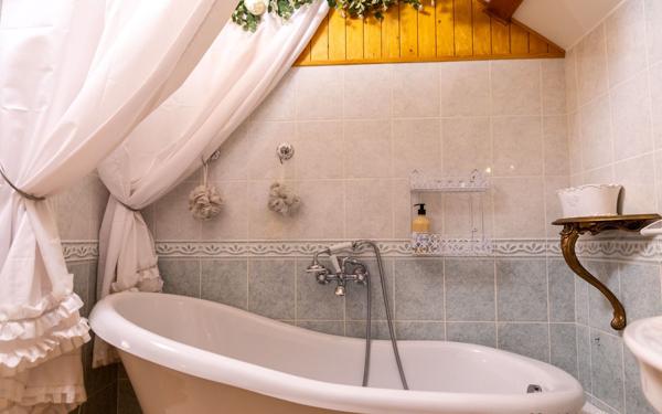 Maison à vendre    8 pièces •  Barjac