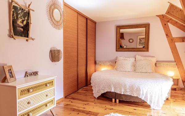 Maison à vendre    8 pièces •  Barjac