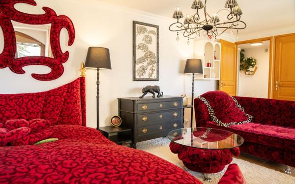 Maison à vendre    8 pièces •  Barjac