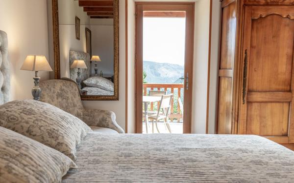 Maison à vendre    8 pièces •  Barjac