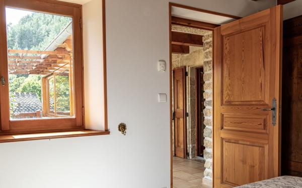 Maison à vendre    8 pièces •  Barjac