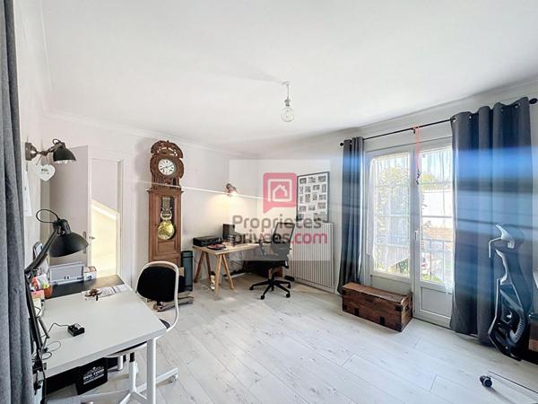 Maison 4 chambres, 1 bureau et 1 garage attenant
