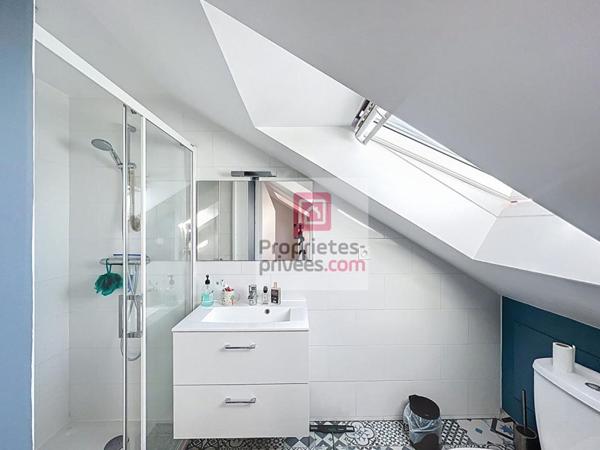 Maison 4 chambres, 1 bureau et 1 garage attenant