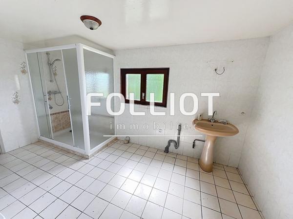 Maison en pierres LA BARRE DE SEMILLY Dépendances A VENDRE en camapgne 50810