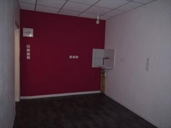 Location Local commercial 1 pièce 12.2 m² - 7 RUE DES ARCEAUX Saint Sever 40500