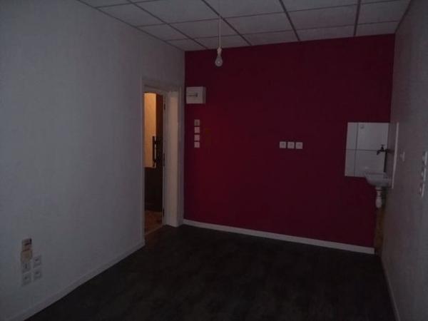 Location Local commercial 1 pièce 12.2 m² - 7 RUE DES ARCEAUX Saint Sever 40500