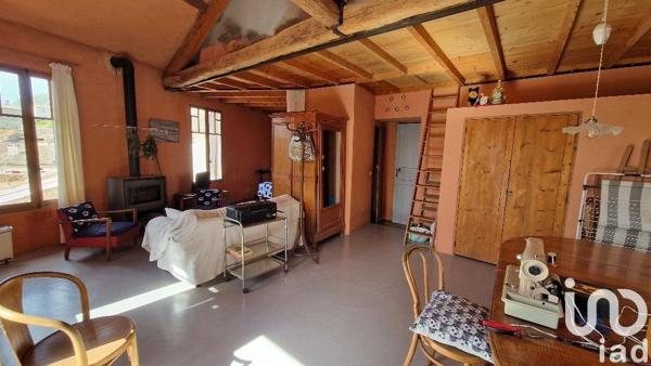 Maison de village 4 pièces de 122 m² à Valensole (04210)