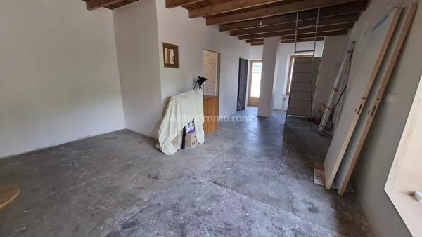 Vente                                                      Maison
                        
                     5 pièces                      112 m2                     à Les Avenières Veyrins-Thuellin