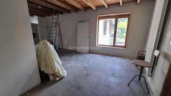 Vente                                                      Maison
                        
                     5 pièces                      112 m2                     à Les Avenières Veyrins-Thuellin