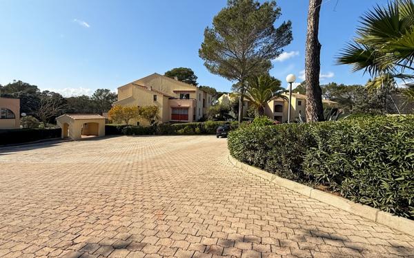 Appartement à vendre    2 pièces • 31 m2 Saint-Raphaël