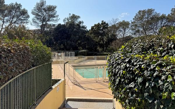 Appartement à vendre    2 pièces • 31 m2 Saint-Raphaël