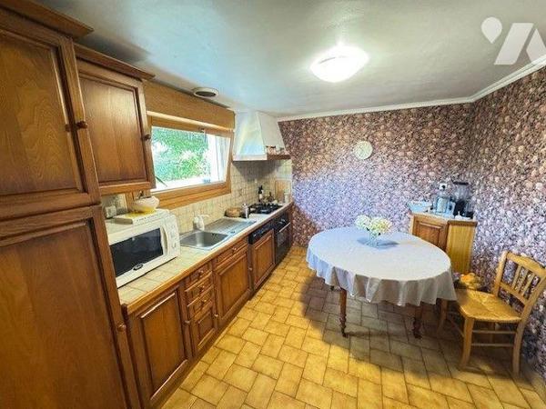 A vendre maison à MOELAN SUR MER (29)

Jolie maison de 137,74 m² (4 chambres) édifiée en 1974...