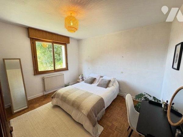 A vendre maison à MOELAN SUR MER (29)

Jolie maison de 137,74 m² (4 chambres) édifiée en 1974...