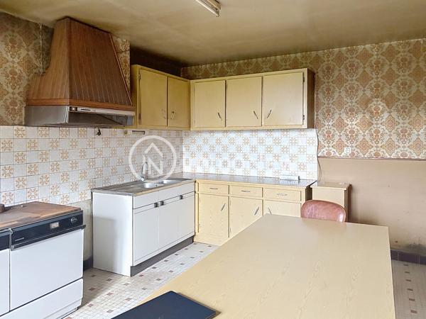 MAISON A RENOVER 105 M2 AU CALME SANS VOISIN PROCHE SUR TERRAIN 817 M2