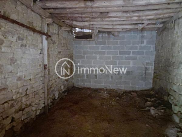 MAISON A RENOVER 105 M2 AU CALME SANS VOISIN PROCHE SUR TERRAIN 817 M2