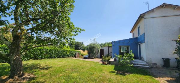 Très jolie maison rénovée avec goût, à deux pas des commodités !