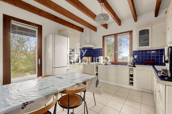 Maison piscine et garages