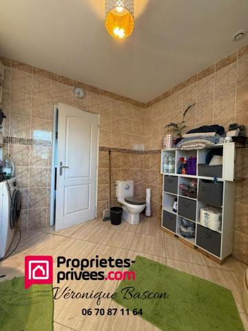 Maison  5 pièces sur 910 m2 de terrain