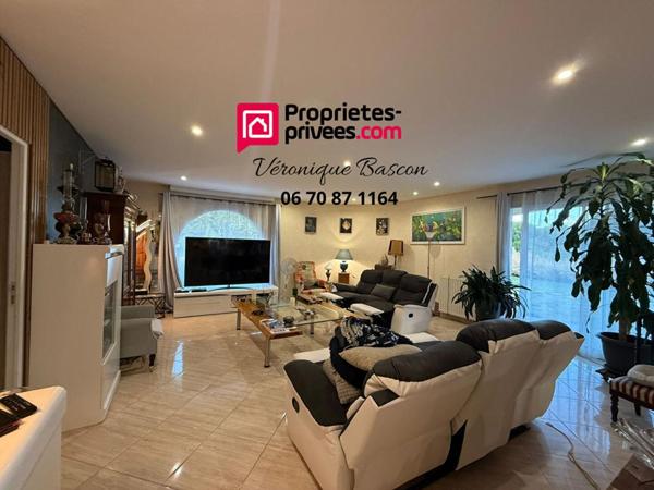 Maison  5 pièces sur 910 m2 de terrain