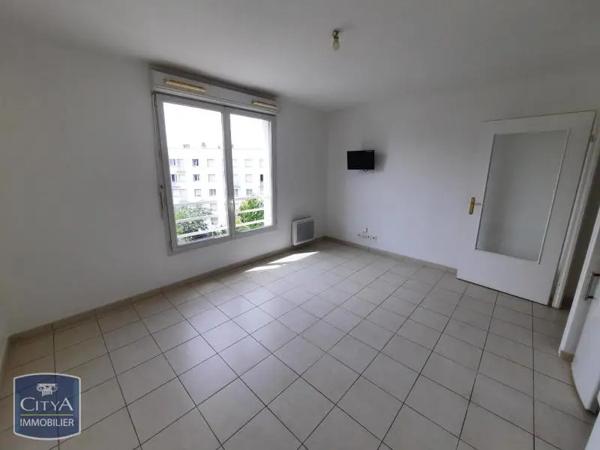 Appartement à louer 1 pièce 25.21m² Corbeil-Essonnes (91100)