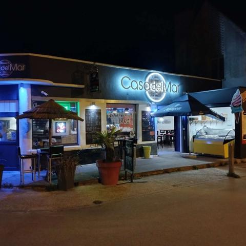 Murs commerciaux 300m² bord de mer 29630 Plougasnou.