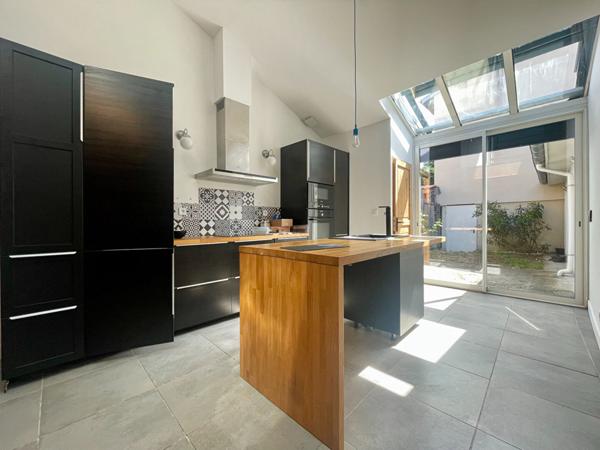 Echoppe 84m2 3ch jardin garage Saint -Genès