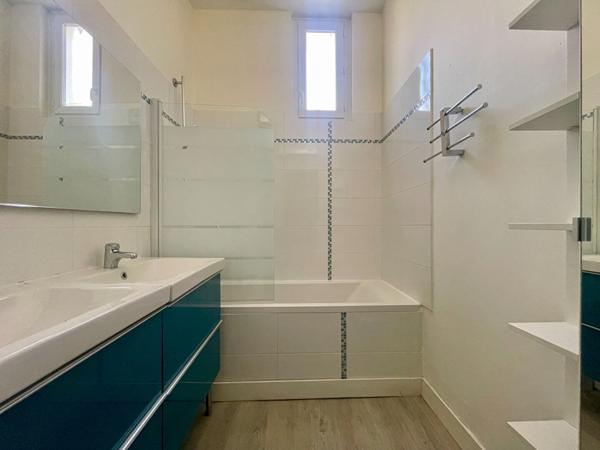 Echoppe 84m2 3ch jardin garage Saint -Genès