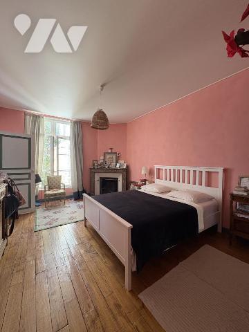 Demeure bourgeoise au coeur de la cité médiévale de LAON (233 m2)