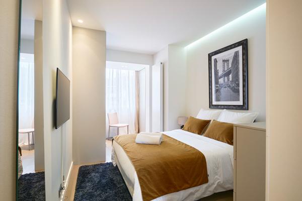 Cannes - Californie : 3 pièces avec terrasse, vue mer et parc, dans résidence de standing