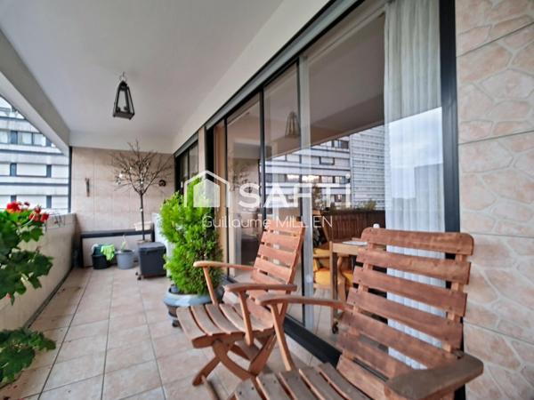 T3 Bis avec balcon résidence Hôtel de ville