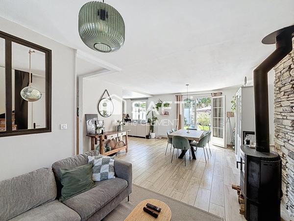 Maison 96 m2,  3 chambres,  terrain 367 m2, garage et dépendance et piscine