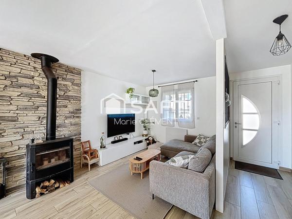 Maison 96 m2,  3 chambres,  terrain 367 m2, garage et dépendance et piscine