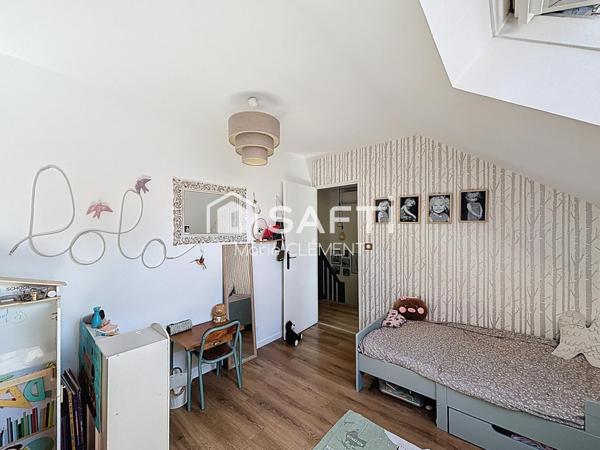 Maison 96 m2,  3 chambres,  terrain 367 m2, garage et dépendance et piscine