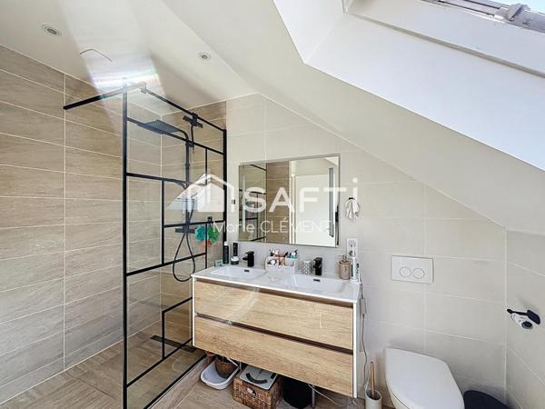 Maison 96 m2,  3 chambres,  terrain 367 m2, garage et dépendance et piscine