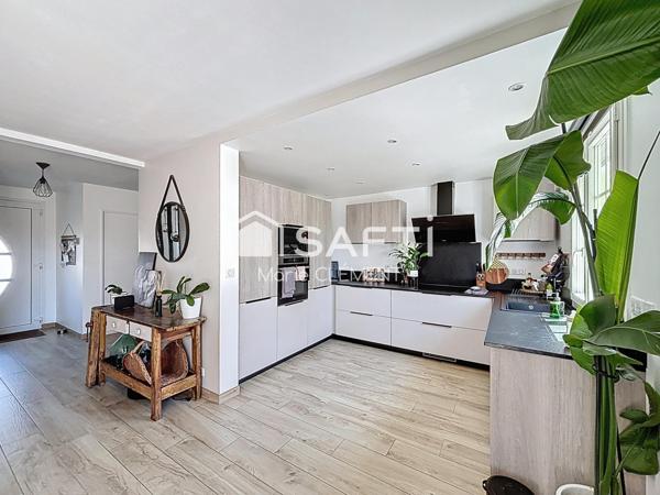 Maison 96 m2,  3 chambres,  terrain 367 m2, garage et dépendance et piscine