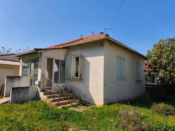 MONTEUX A SAISIR/ MAISON A RESTAURER SUR 600 M2 DE TERRAIN