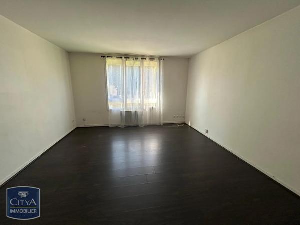 Appartement à louer 2 pièces 57.36m² Ris-Orangis (91130)