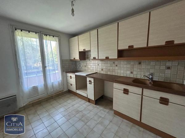 Appartement à louer 2 pièces 57.36m² Ris-Orangis (91130)