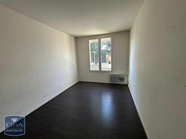 Appartement à louer 2 pièces 57.36m² Ris-Orangis (91130)