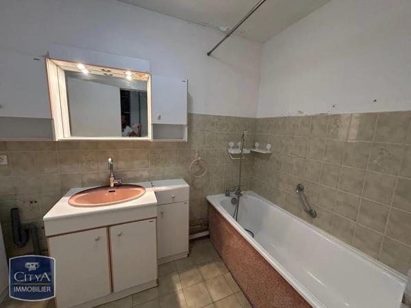 Appartement à louer 2 pièces 57.36m² Ris-Orangis (91130)